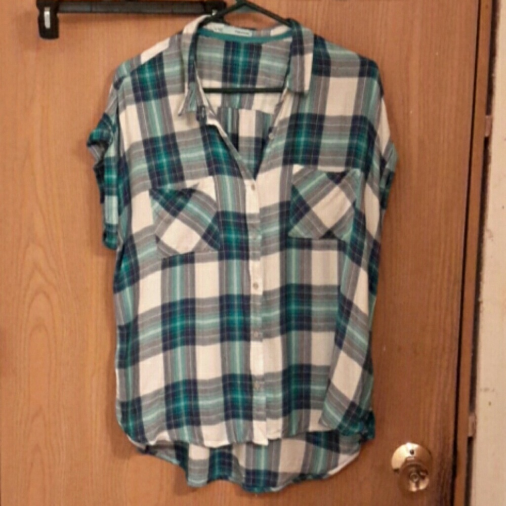 Short sleeve button down